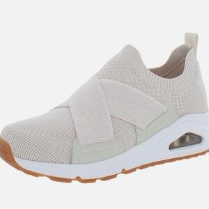 Woman’s Sketcher’s Sneakers